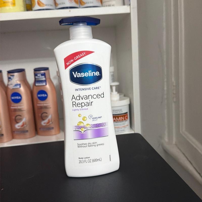 Vaseline advanced repair  Moisturizer Hydrating Skin Repair Moisturizing Body Care
